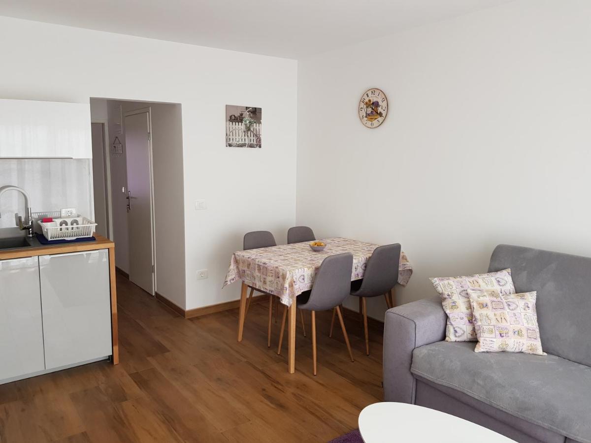 Apartman Luka Novigrad Istria エクステリア 写真